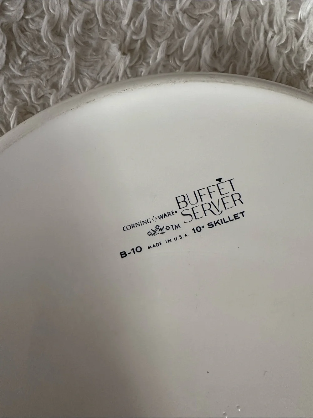 Vintage 1960s Corning Ware Buffet Server White Covered Skillet w Bakelite Knob